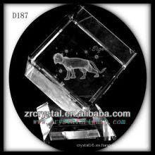K9 Láser subsuperficial tigre dentro de cubo de cristal